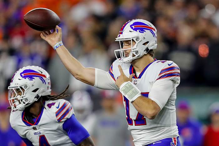 Buffalo Bills quarterback Josh Allen (17) throws a pass against the Cincinnati Bengals in the first half at Paycor Stadium.